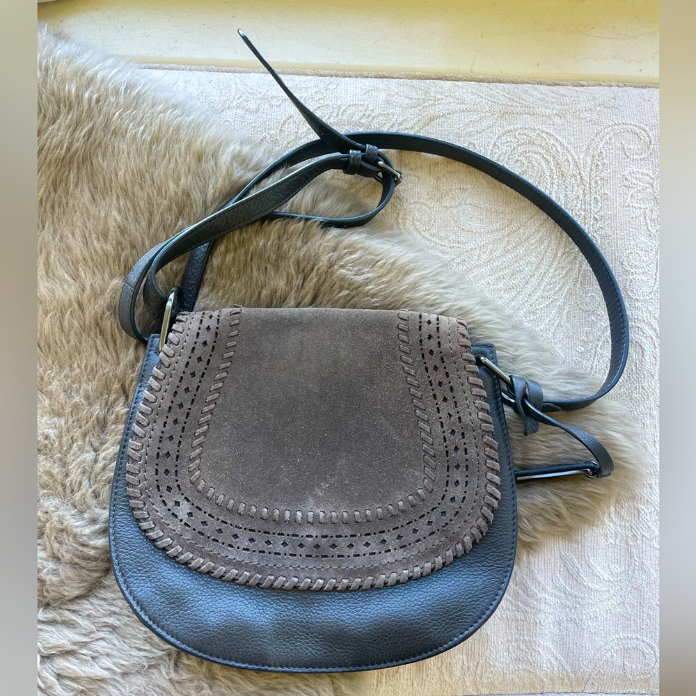 NWOT VINCE CAMUTO CROSSBODY HANDBAG VC-KIRIE-FL TORNADO GRAY LEATHER & SUEDE